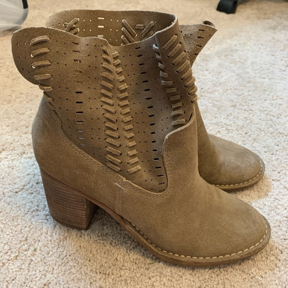 Dolce Vita suede boots